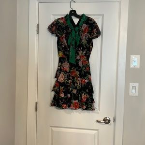 Alice + Olivia Lessie dress 100% silk floral black green size 2